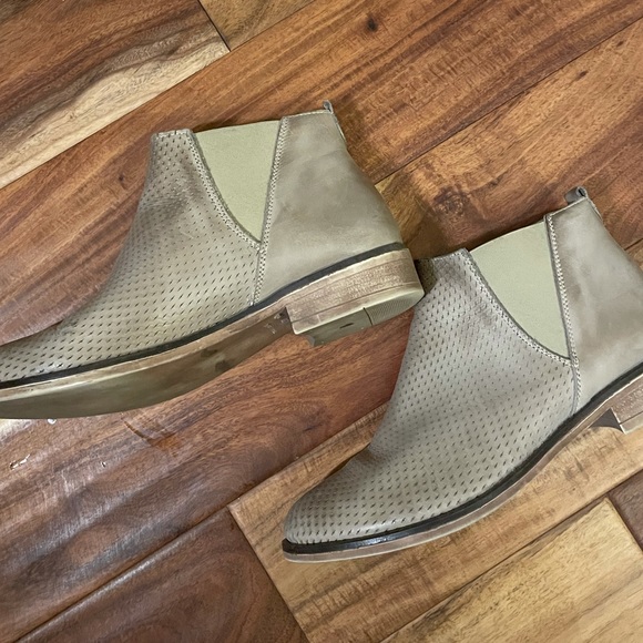 Italian Leather Size 9 Tan Ankle Boots - Picture 4 of 4